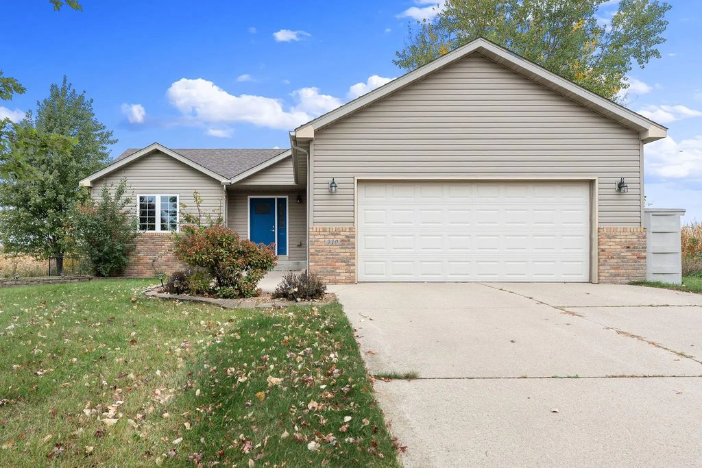 910 Lee Street Ne, Owatonna