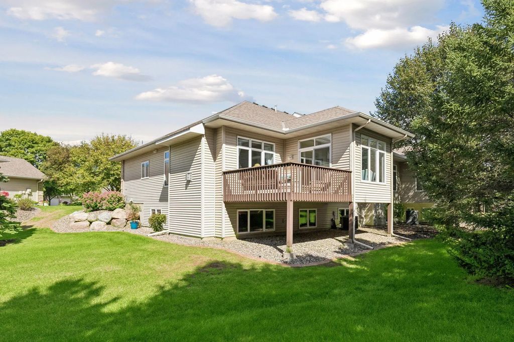 10381 Lancaster Cove, Woodbury