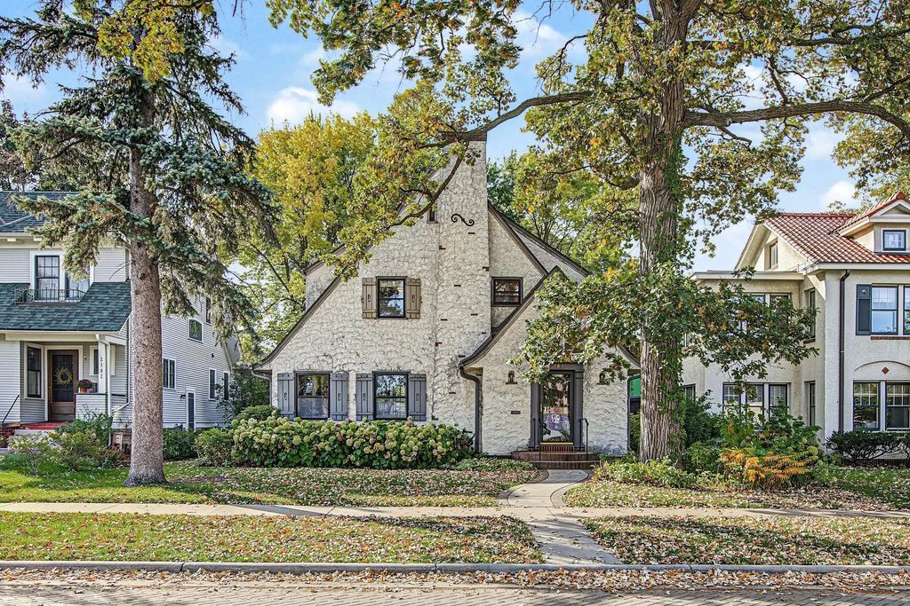 2188 Goodrich Avenue, Saint Paul