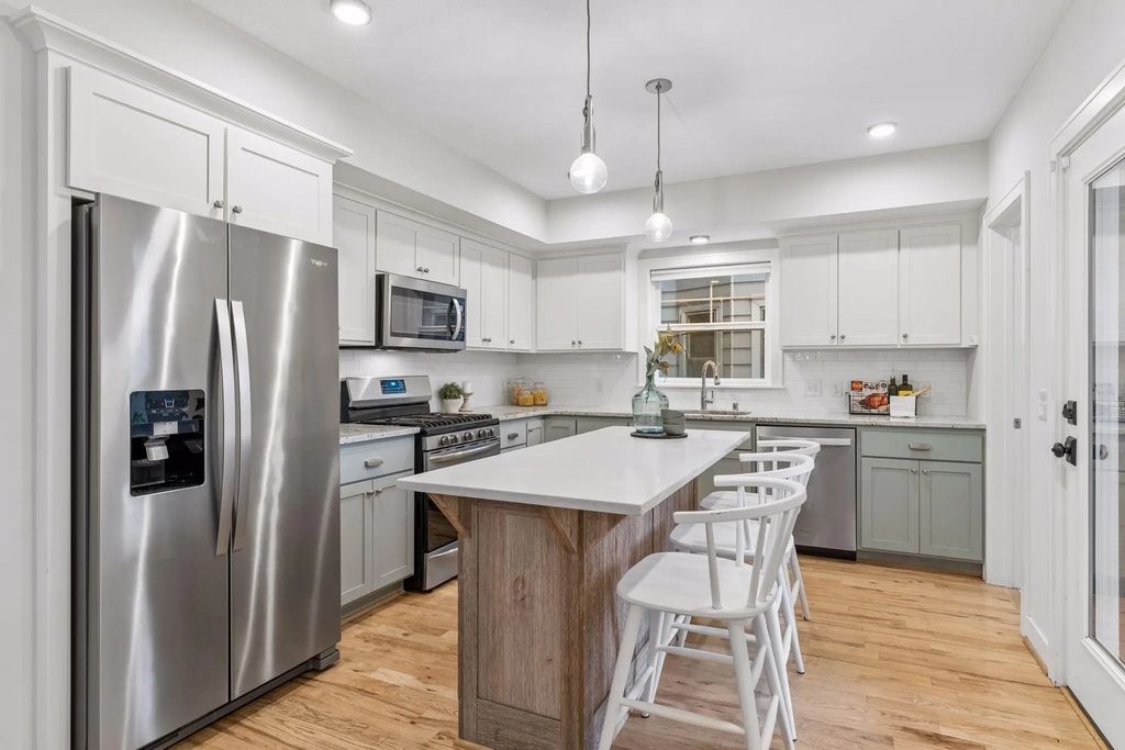 1407 Monroe Street Ne, Minneapolis