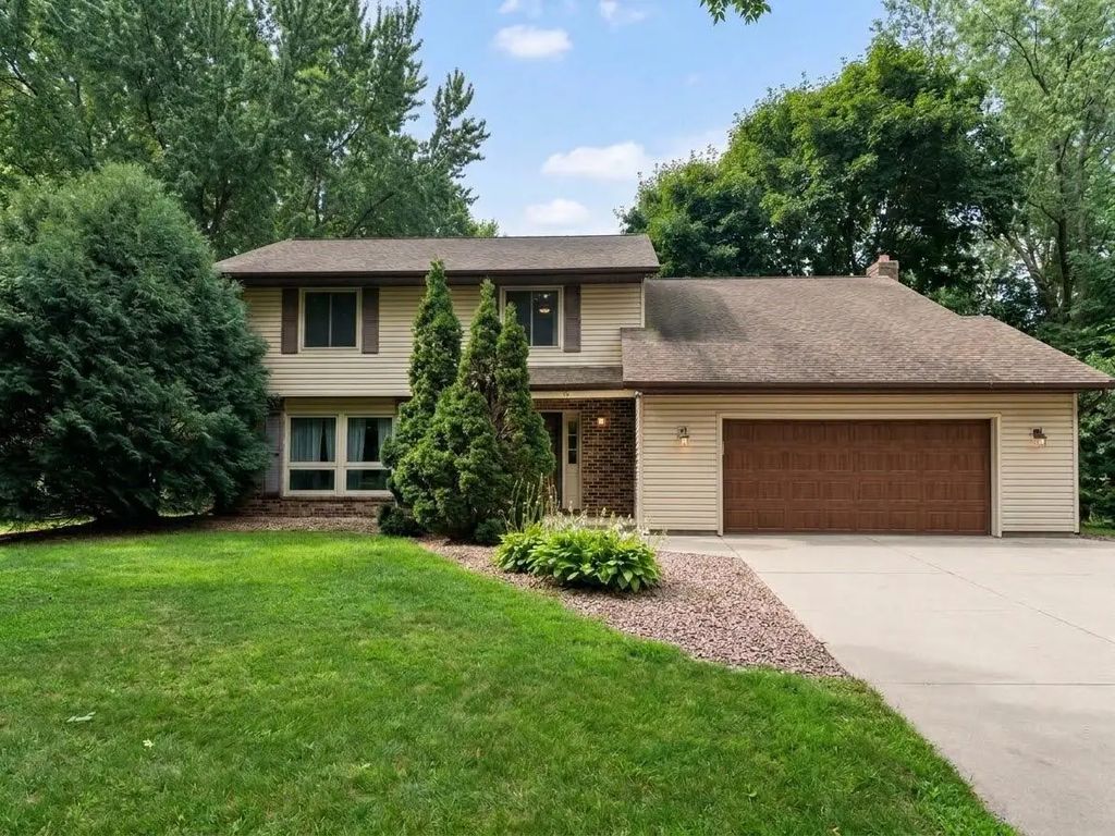 9829 105th Avenue N, Maple Grove