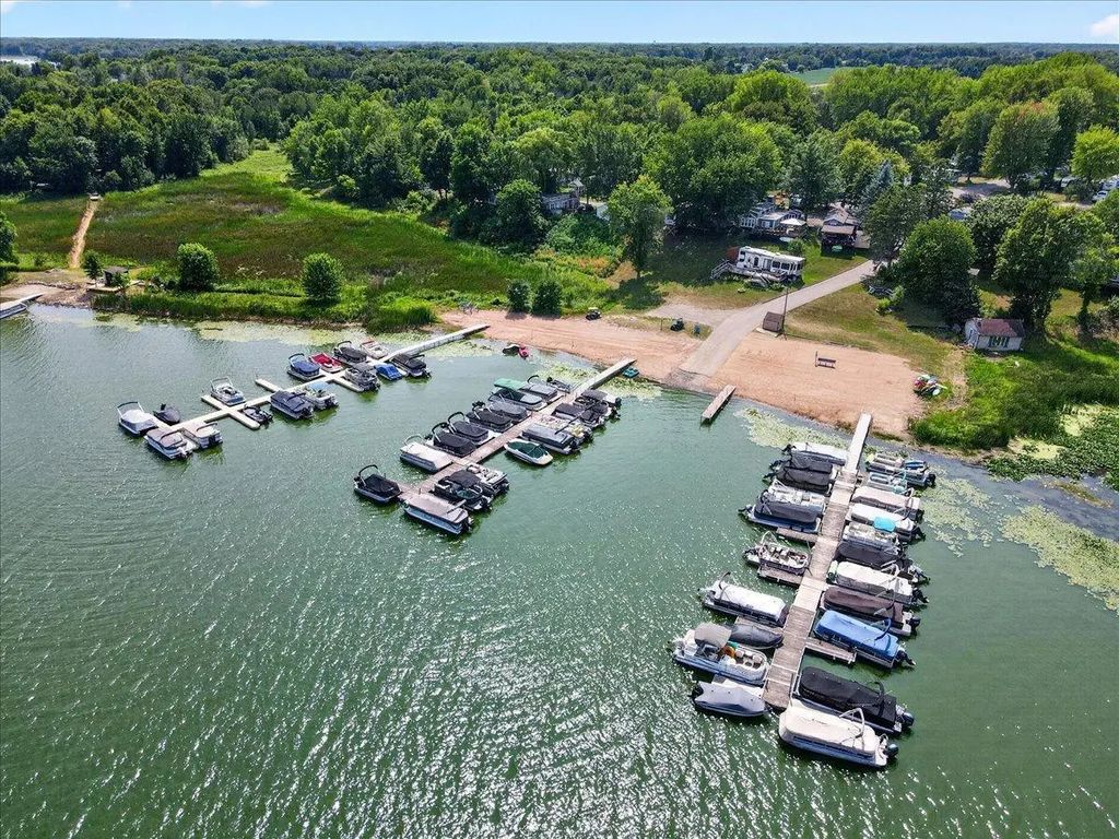 32741 N Lakes Trail, Lindstrom