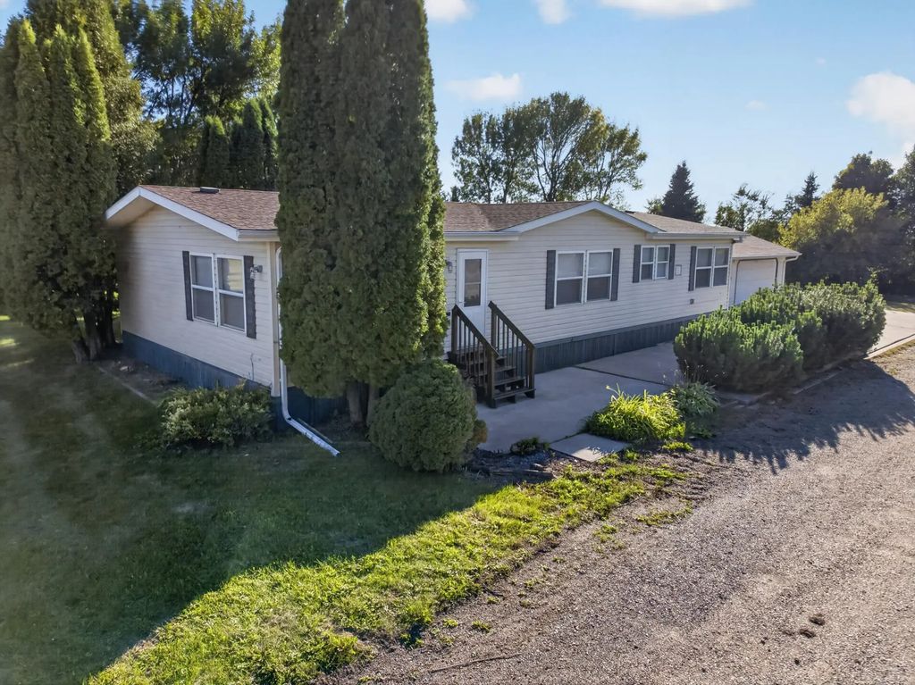 101 243rd Street S, Hawley