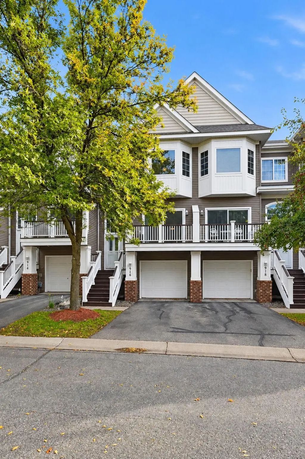916 Trenton Lane N, Plymouth