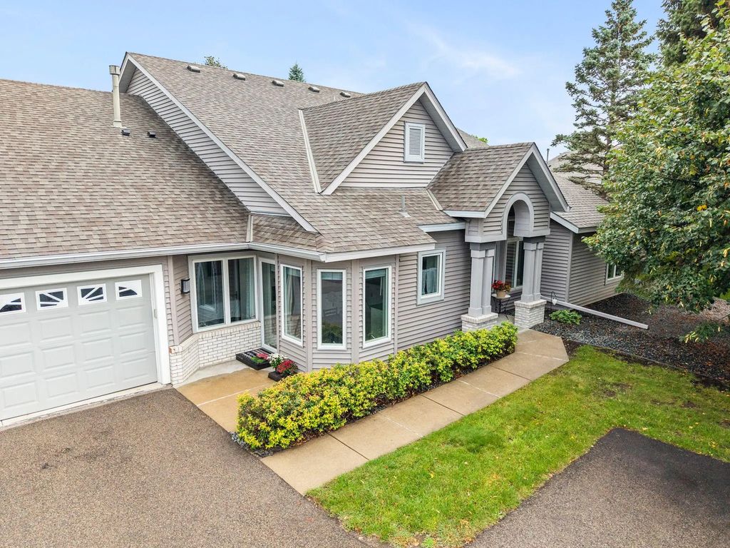 2530 Sumac Ridge, White Bear Lake
