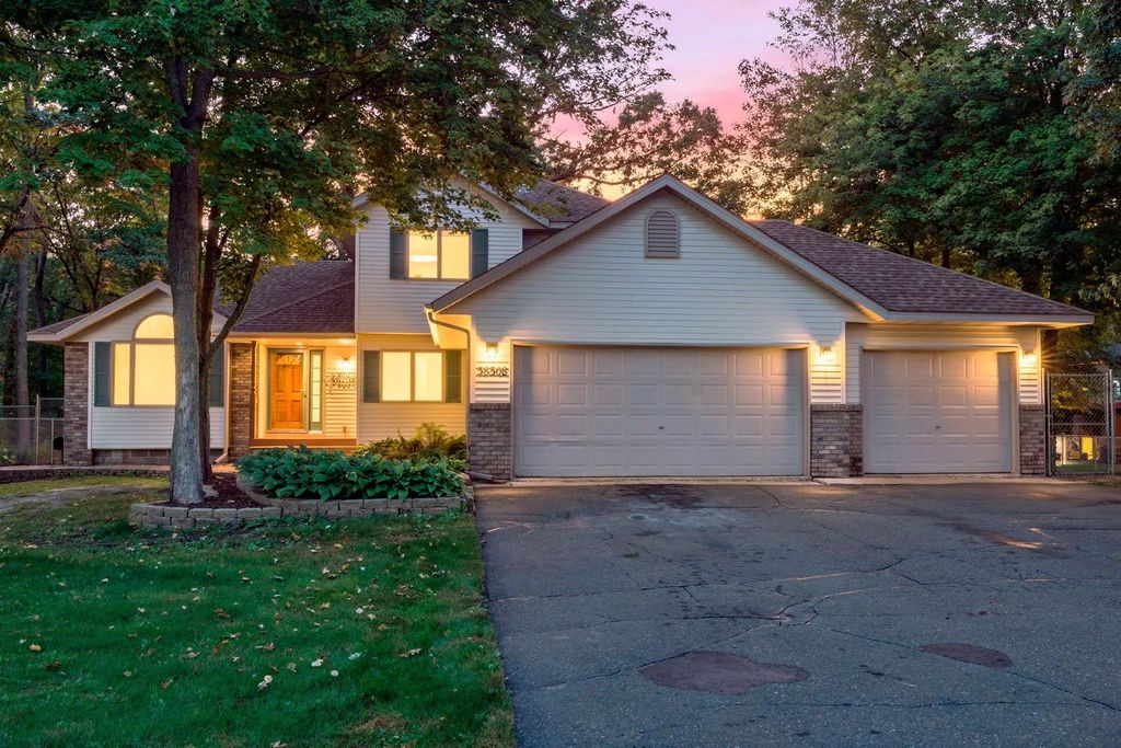 38308 Golden Oaks Trail, North Branch
