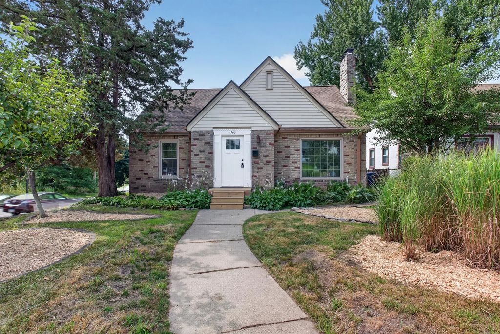 1100 Montana Avenue W, Saint Paul
