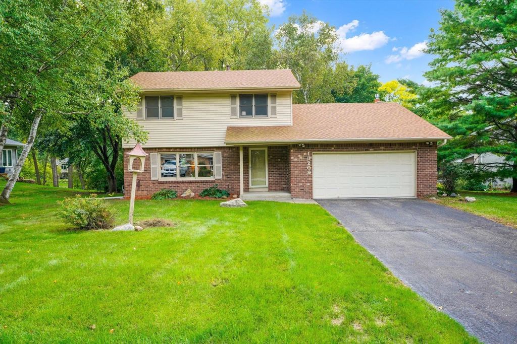 13209 Sheffield Curve, Minnetonka
