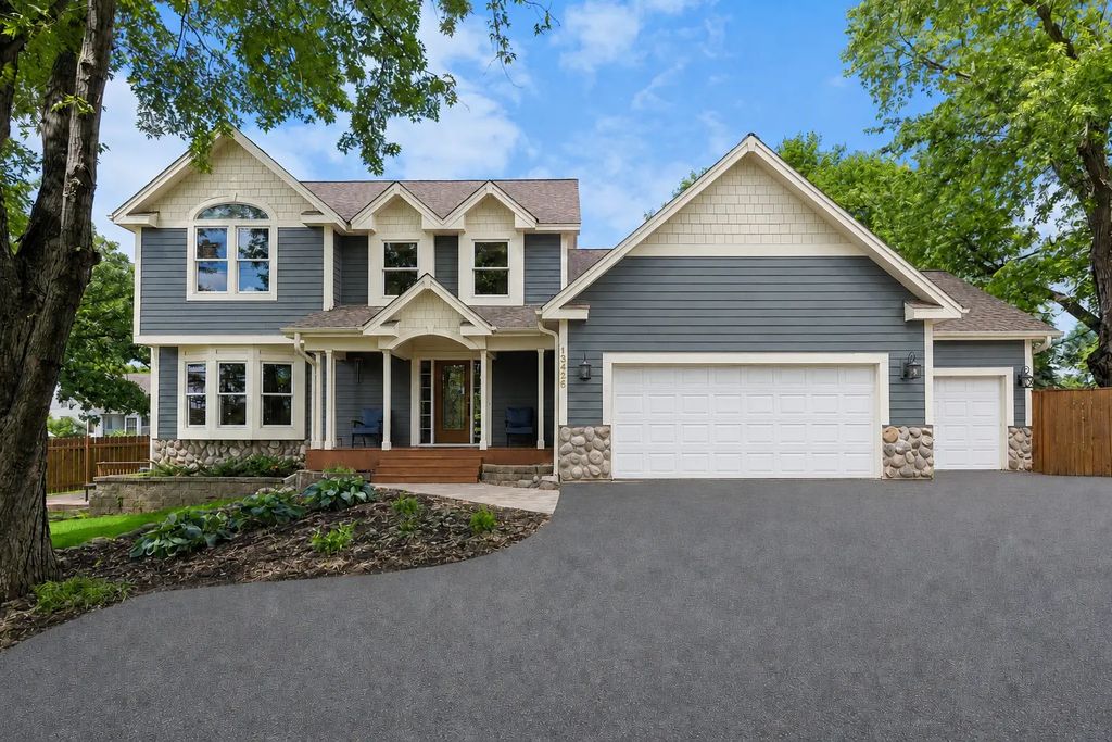 13426 Excelsior Boulevard, Minnetonka