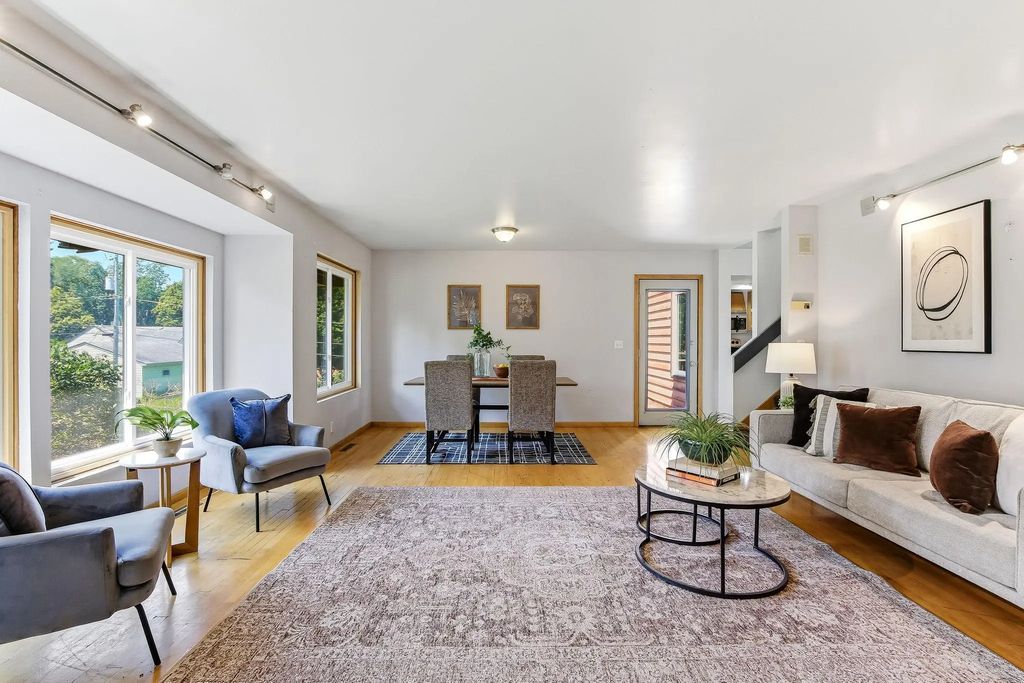 760 1st Avenue Nw, New Brighton