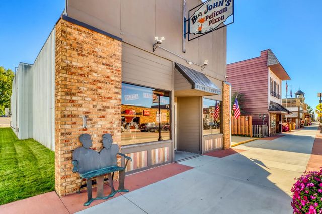 41 N Broadway, Pelican Rapids