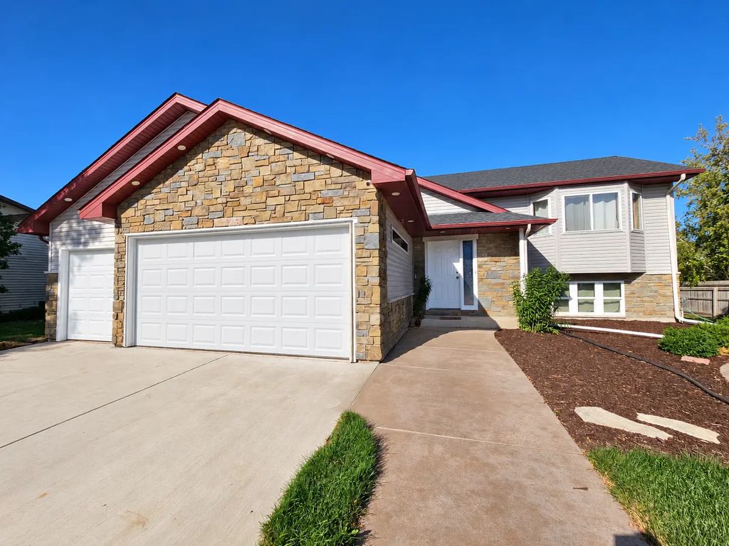 111 Hill Street, Montrose