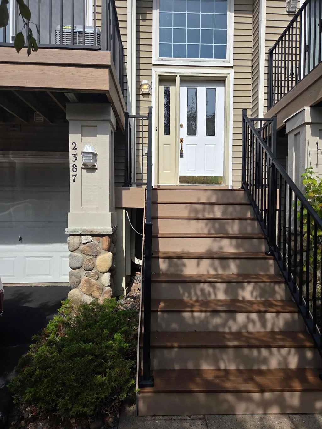 2387 Eagle Trace Lane, Woodbury