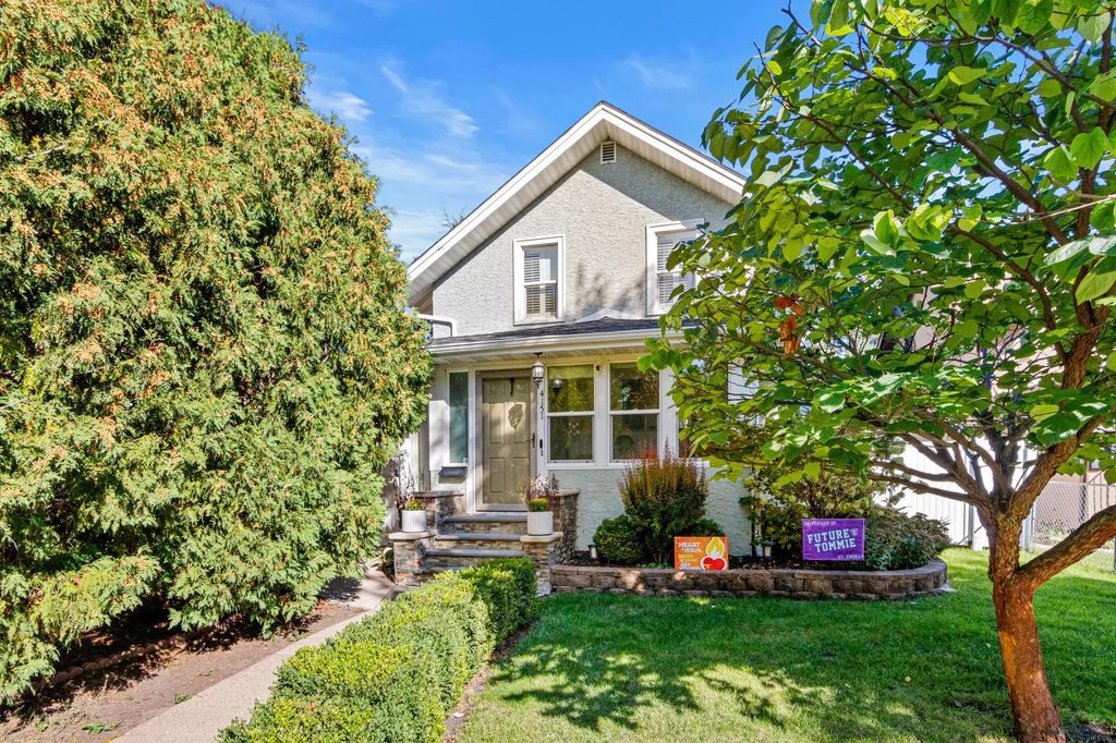 4151 Snelling Avenue, Minneapolis