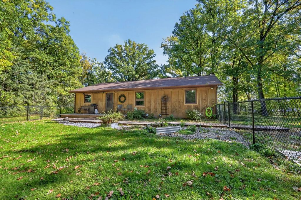 2016 Knollwood Drive, Grand Rapids