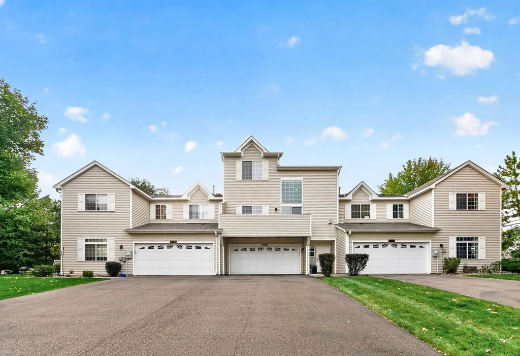 17679 Hackberry Court, Eden Prairie