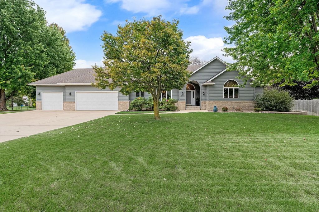 1565 Dell Place, Owatonna