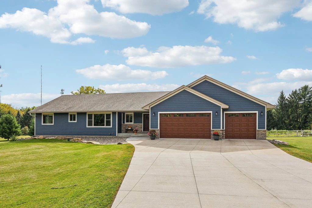 23 Hilltop Road, Houlton