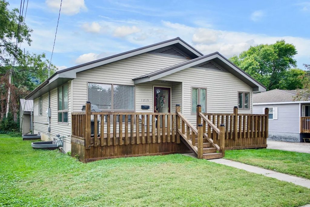 1215 W Mark Street, Winona