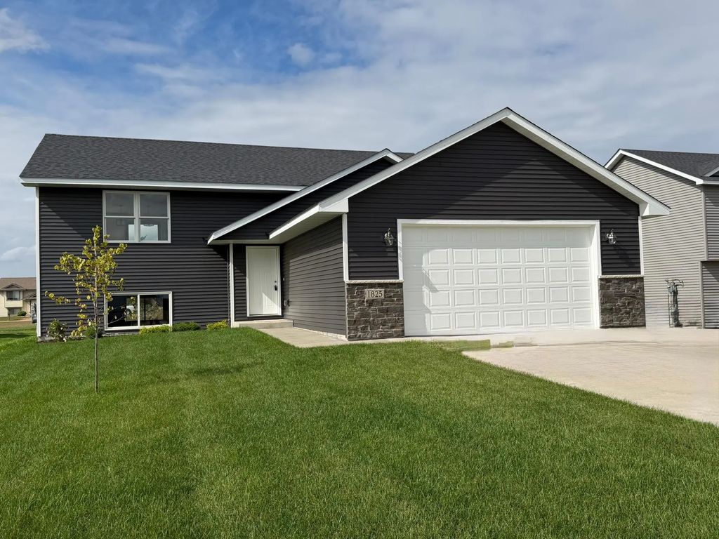 1825 Cypress Trail, New Richmond