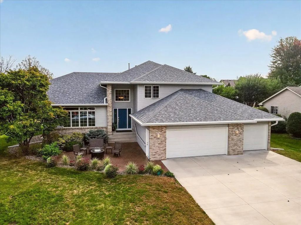 1585 Monarch Street, Shakopee