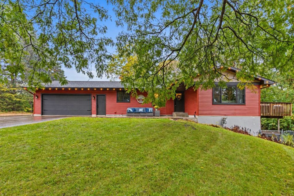 653 Deerwood Drive, Hudson