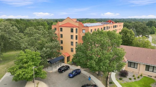 985 Ivy Avenue E, St Paul