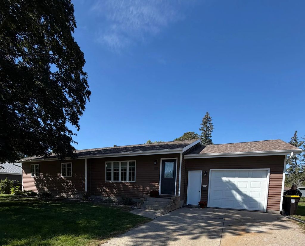 1230 S State Street, Fairmont