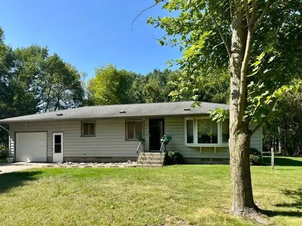 416 S Sunset Avenue, Parkers Prairie