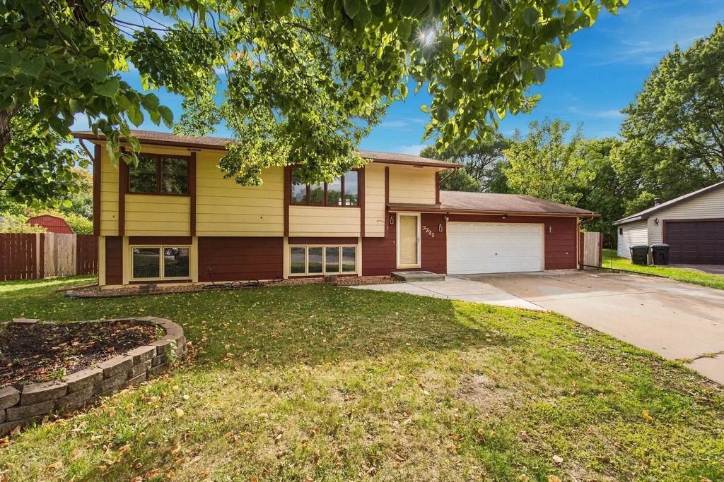 7721 112th Avenue N, Champlin