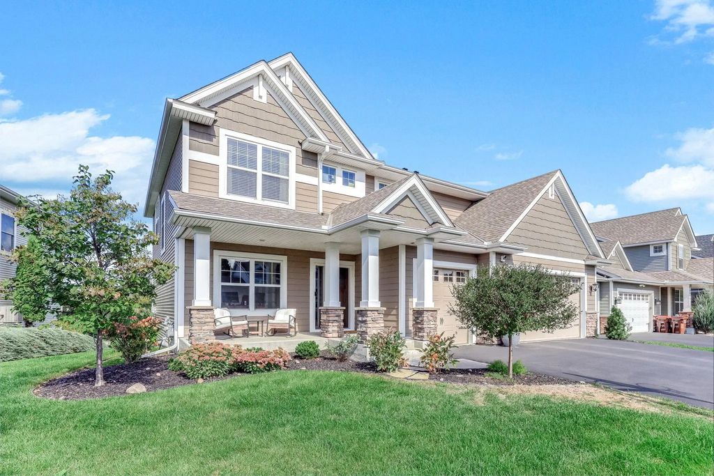 4848 Ashton Curve, Woodbury
