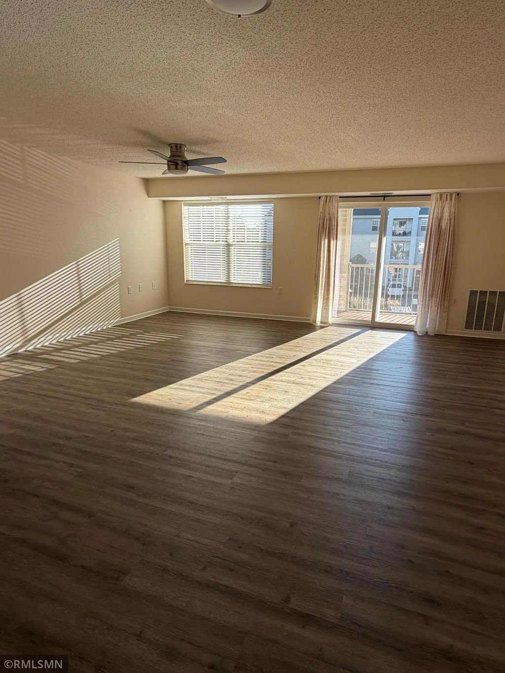 12 6th Street Ne 225, Osseo