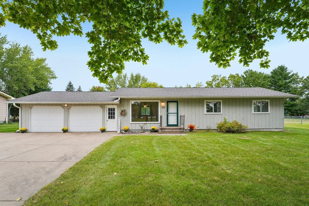 721 Bongey Drive, Menomonie