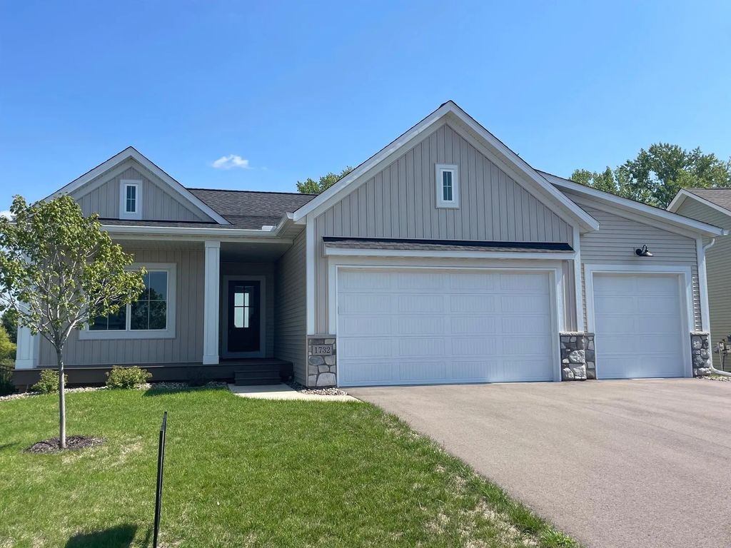 1732 Spruce Street, Farmington