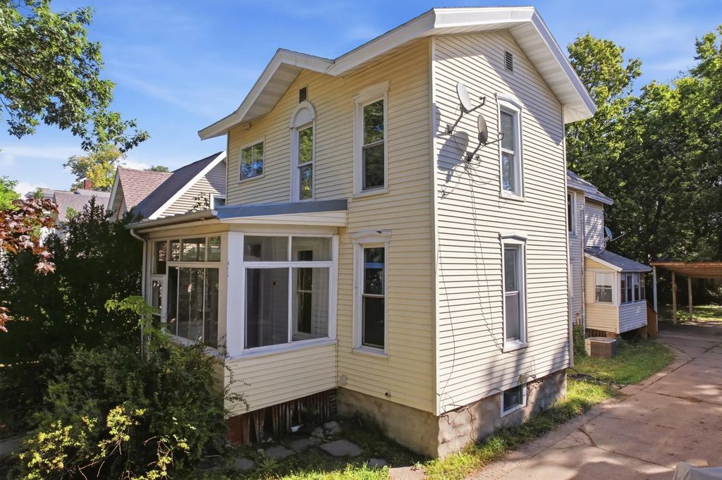 468 Main Street, Winona