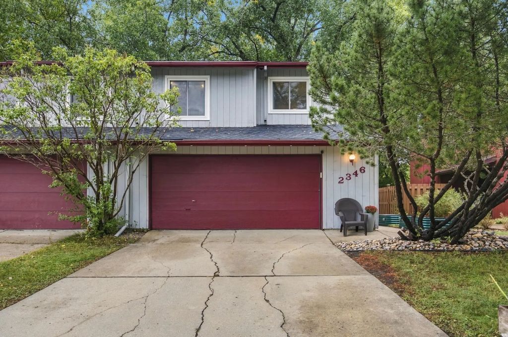 2346 Demores Drive S, Fargo