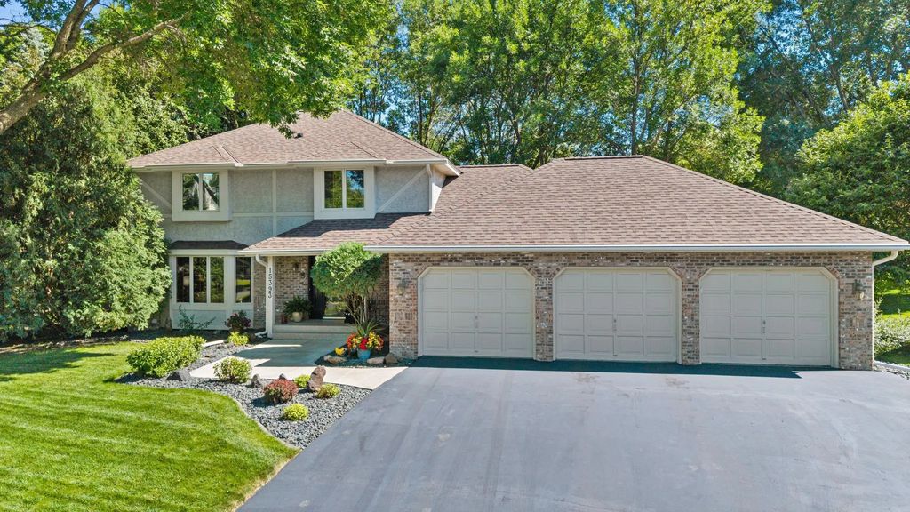 15393 Shadow Creek Road, Maple Grove