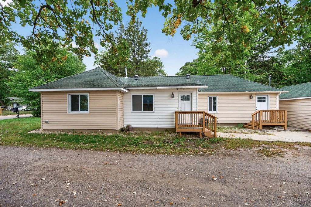 210 Euclid Avenue, Big Lake