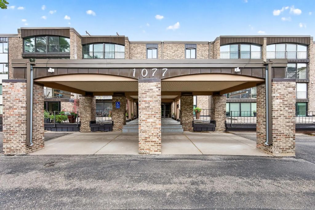 1077 Sibley Memorial Highway 608, Saint Paul