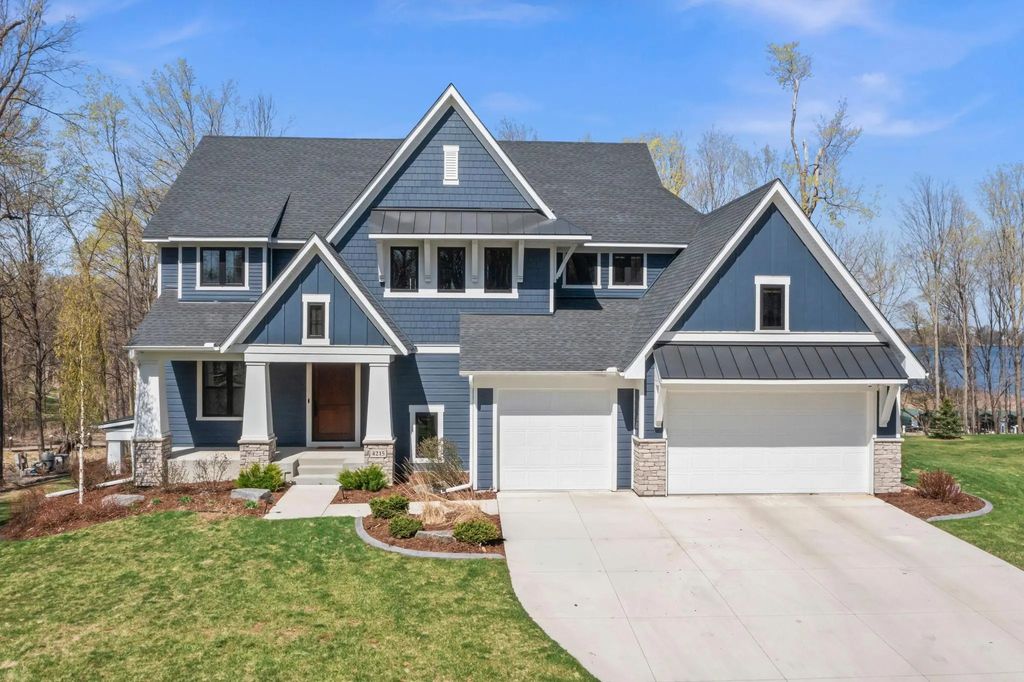 4215 Halsteads Bay Lane, Excelsior