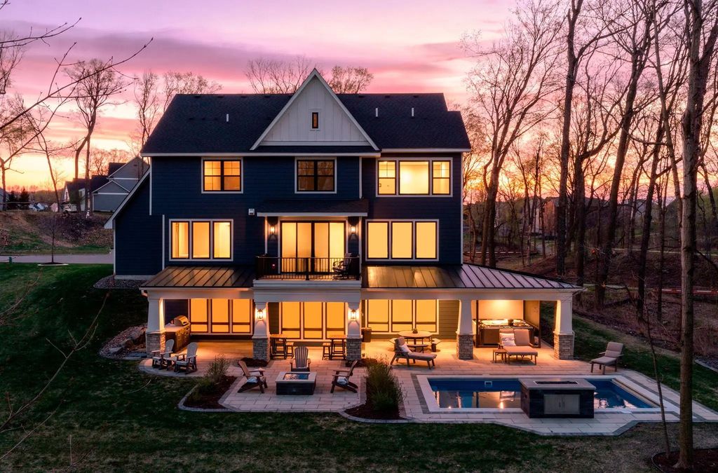 4215 Halsteads Bay Lane, Excelsior