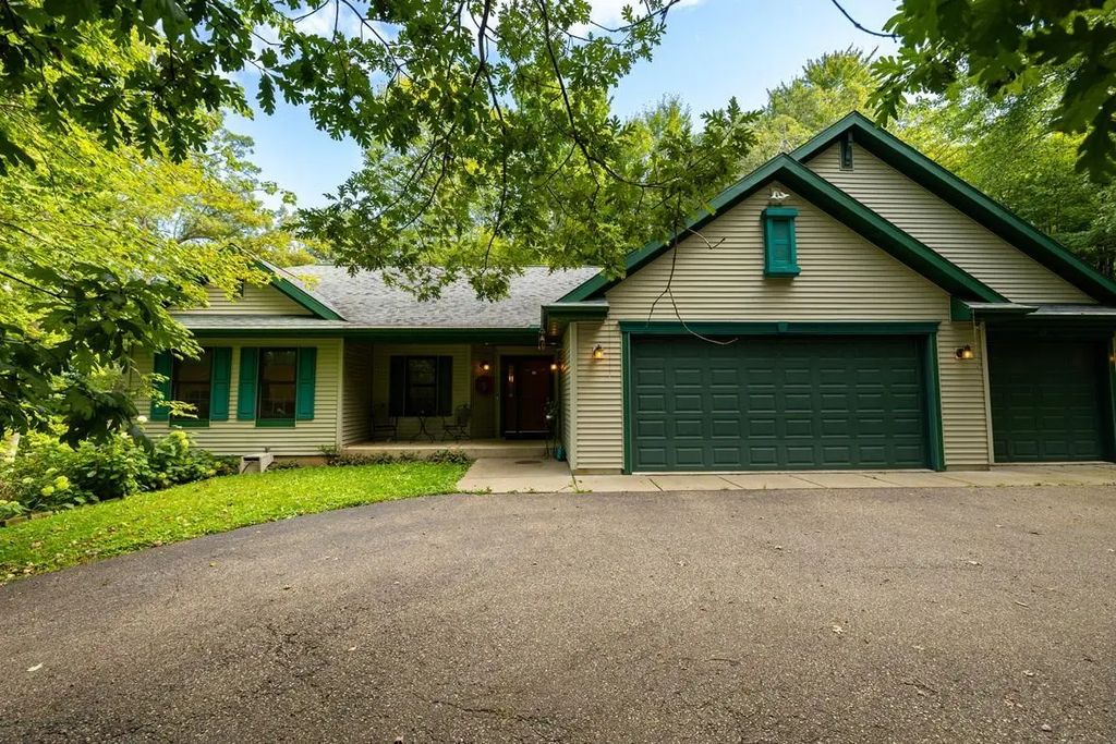 N7124 Arbor Lane, Durand