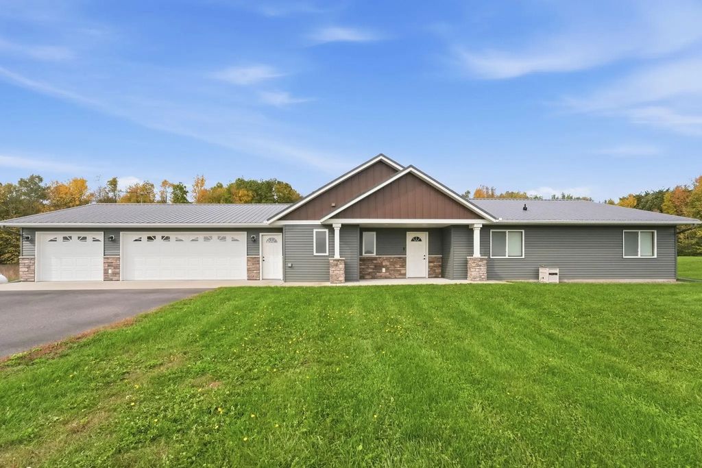 8221 135th Avenue Ne, Foley