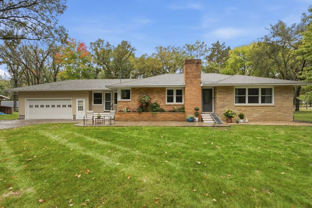 1685 Riverside Avenue N, Sartell