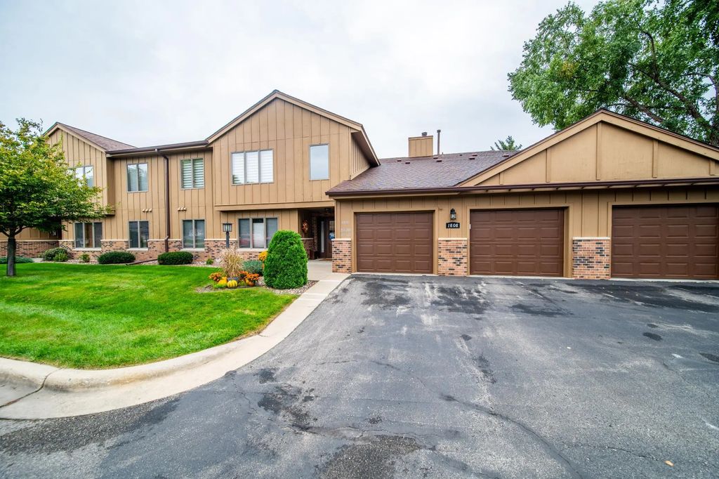 1808 Lakeview Court Sw 204, Rochester
