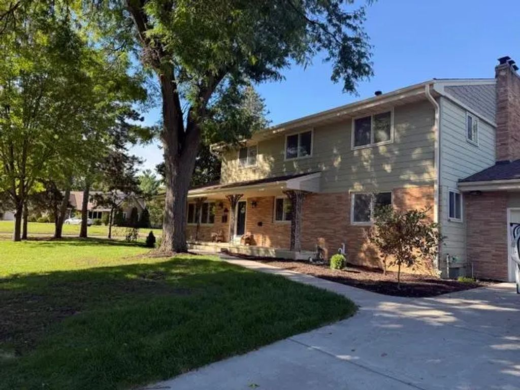 1525 Saint Croix Circle, Golden Valley