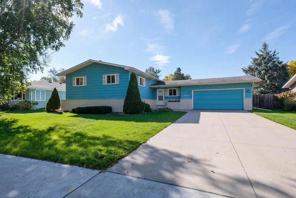 2844 Ne Longfellow Road N, Fargo