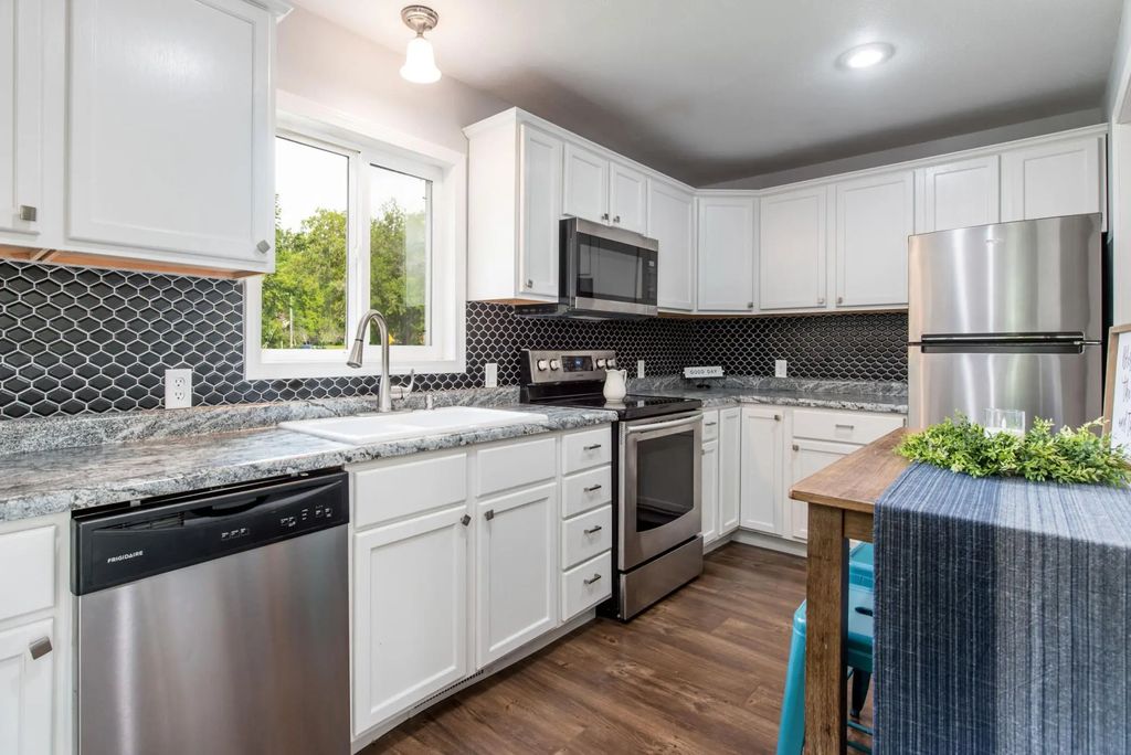 402 Sanstead Street W, Garfield