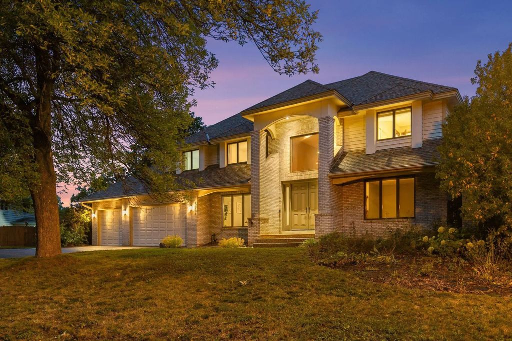12708 Diamond Drive, Burnsville