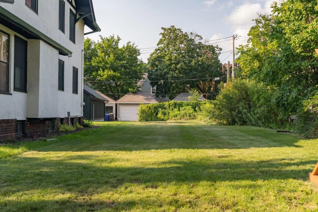 545 Holly Avenue, Saint Paul